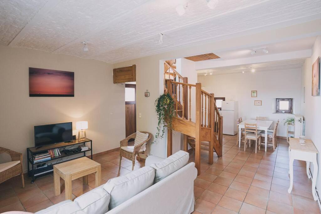 A L'Entree Du Verger - Charmante Maison En Pierres Dinant Dış mekan fotoğraf
